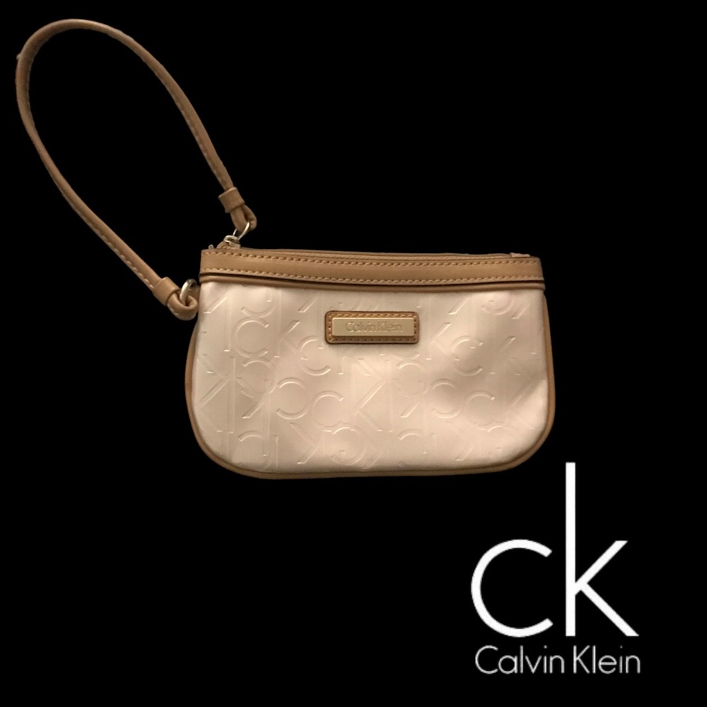 🔥BOGO under $20🔥 Calvin Klein Wristlet